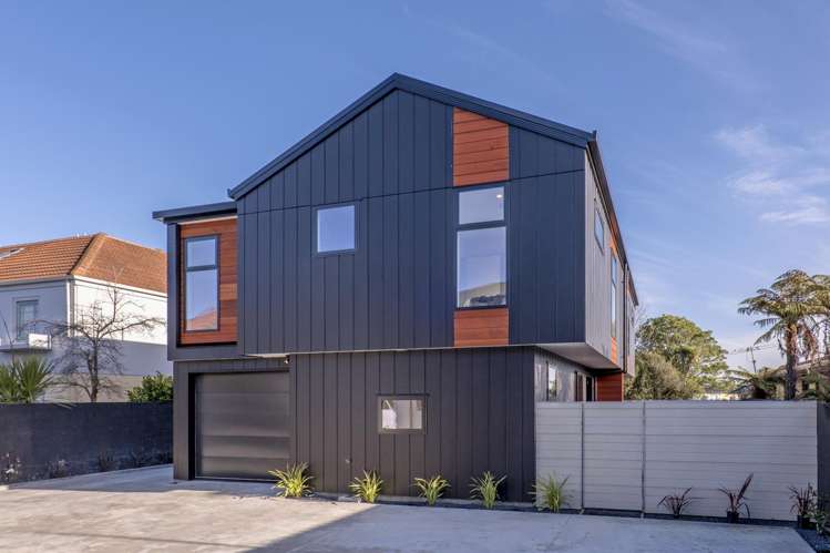 2/142 Main North Road_0