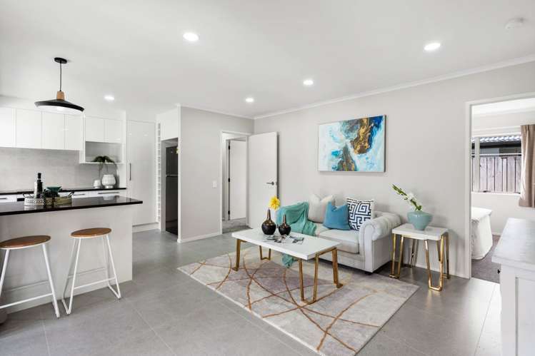11 Headcorn Place Botany Downs_19