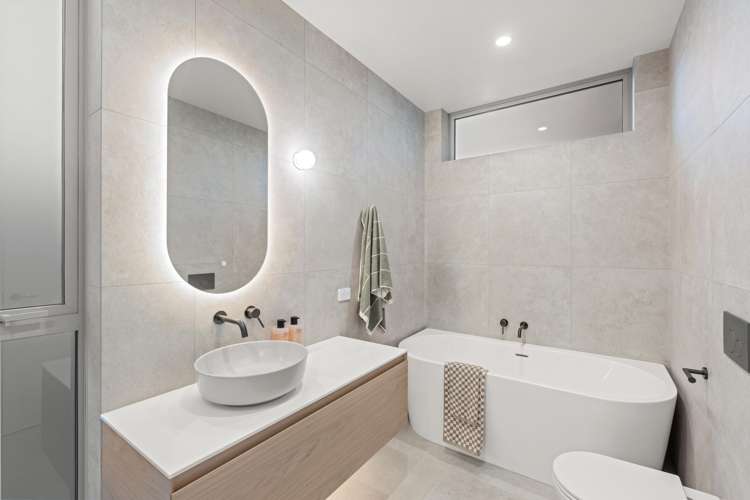 1 Oxenhope Road Richmond Hill_16