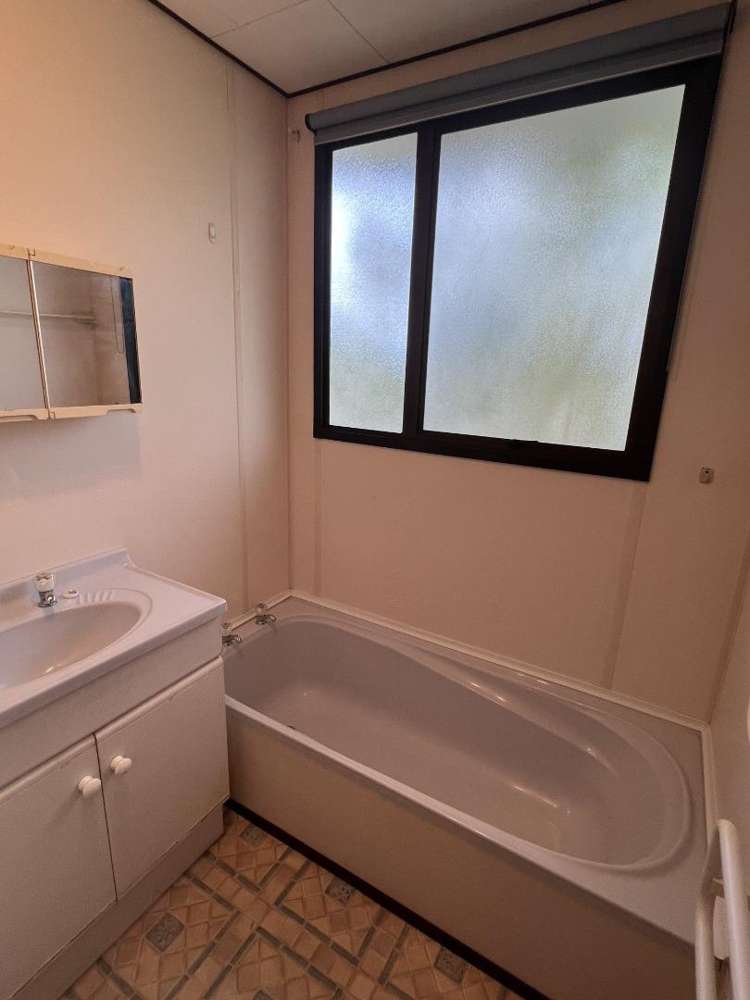 2/141 Carnoustie Drive Wattle Downs_8