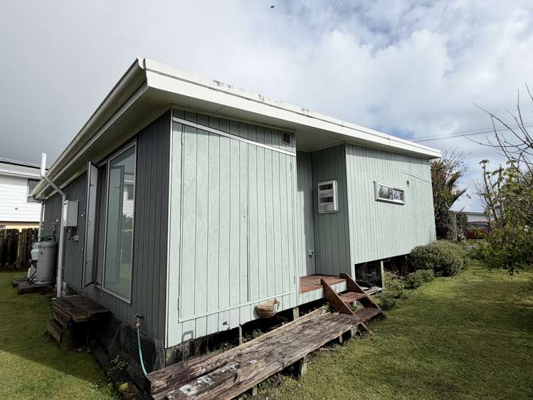 15 Cook Street Carters Beach_15