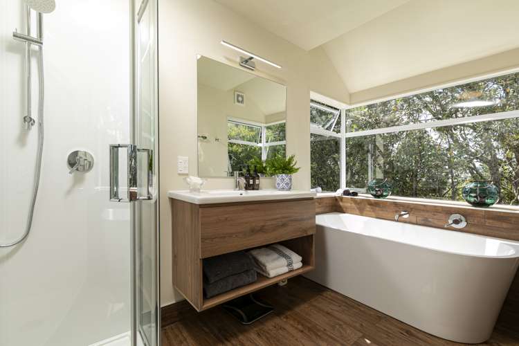 335 Ridge Road Paremoremo_16