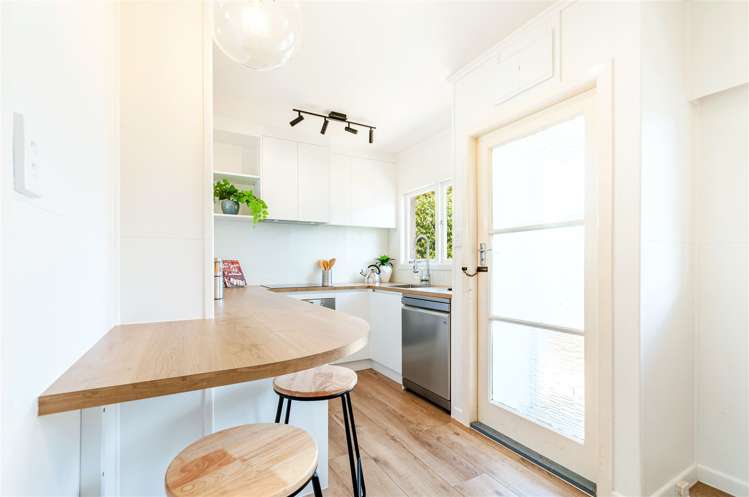 1 Thompson Place Cable Bay_14