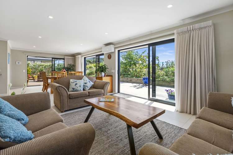 6 Karearea Drive Coastlands_12