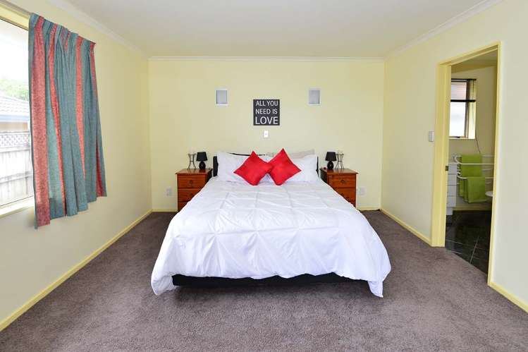 37 Spencer Road Oteha_8