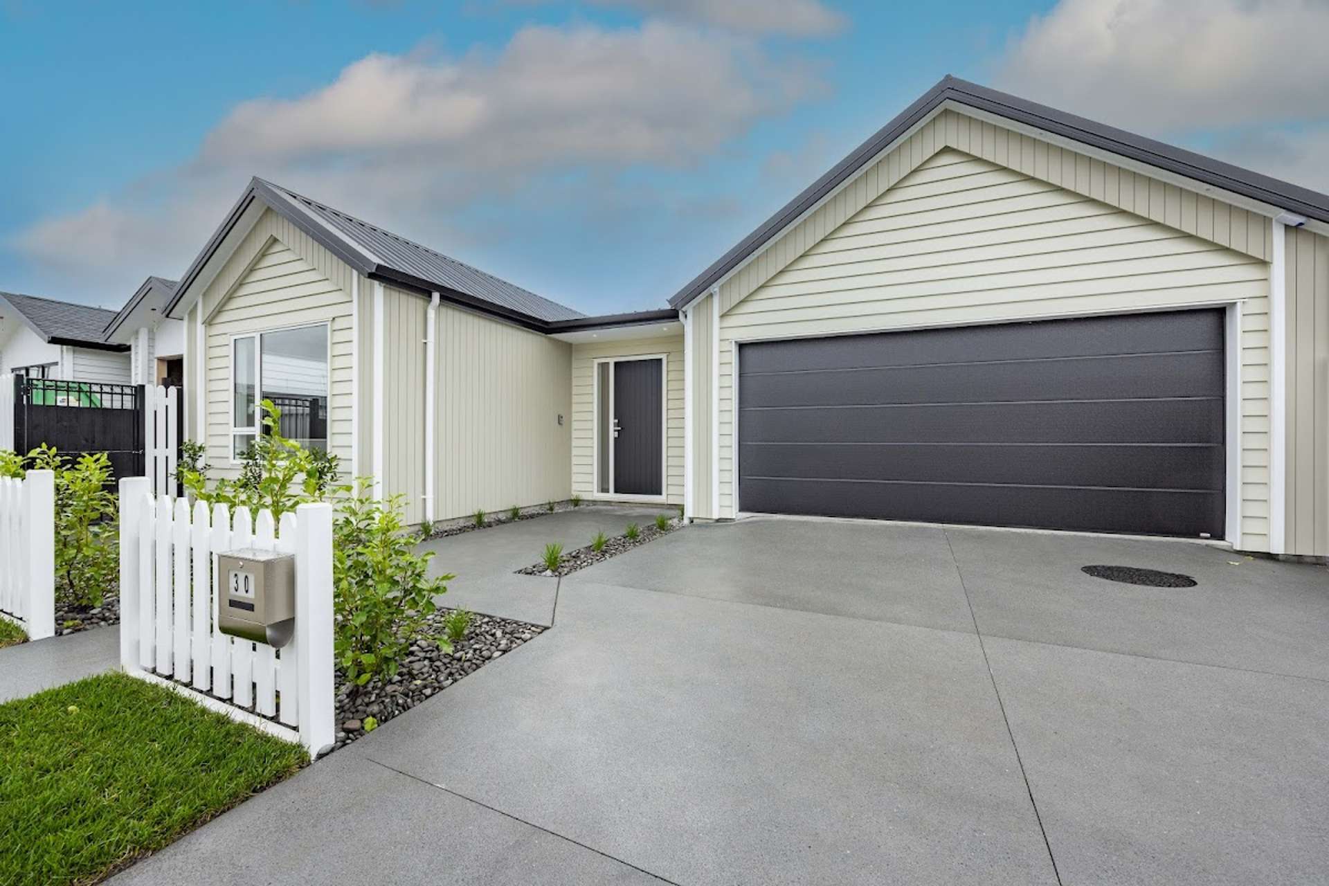 30 Spars Road Wainui_0