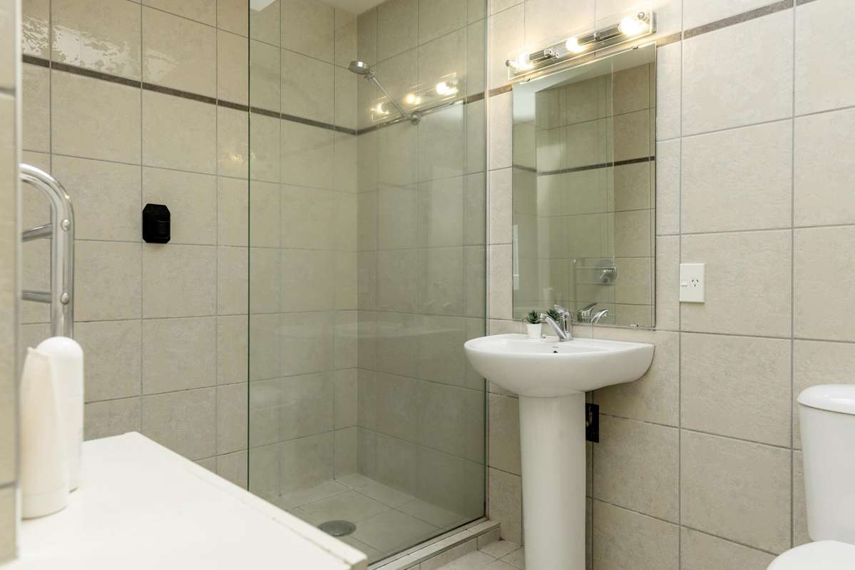 2/870 Acacia Bay Road_5