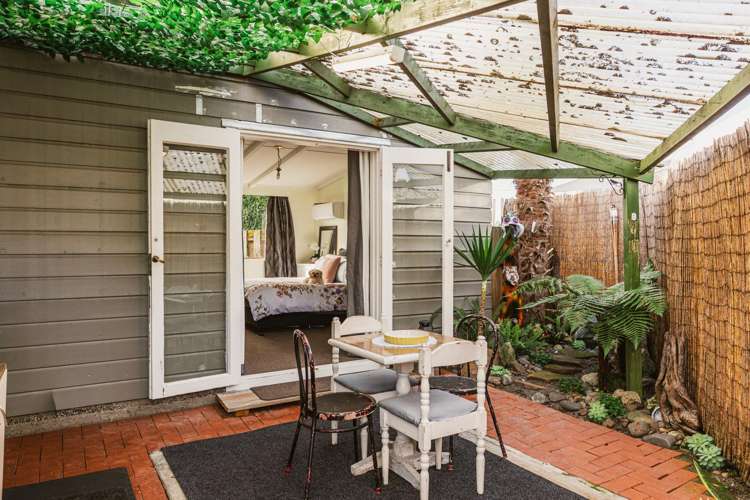 202 Caroline Place Mayfair_7