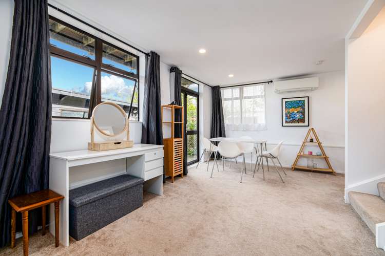 5 Derwent Crescent Titirangi_15