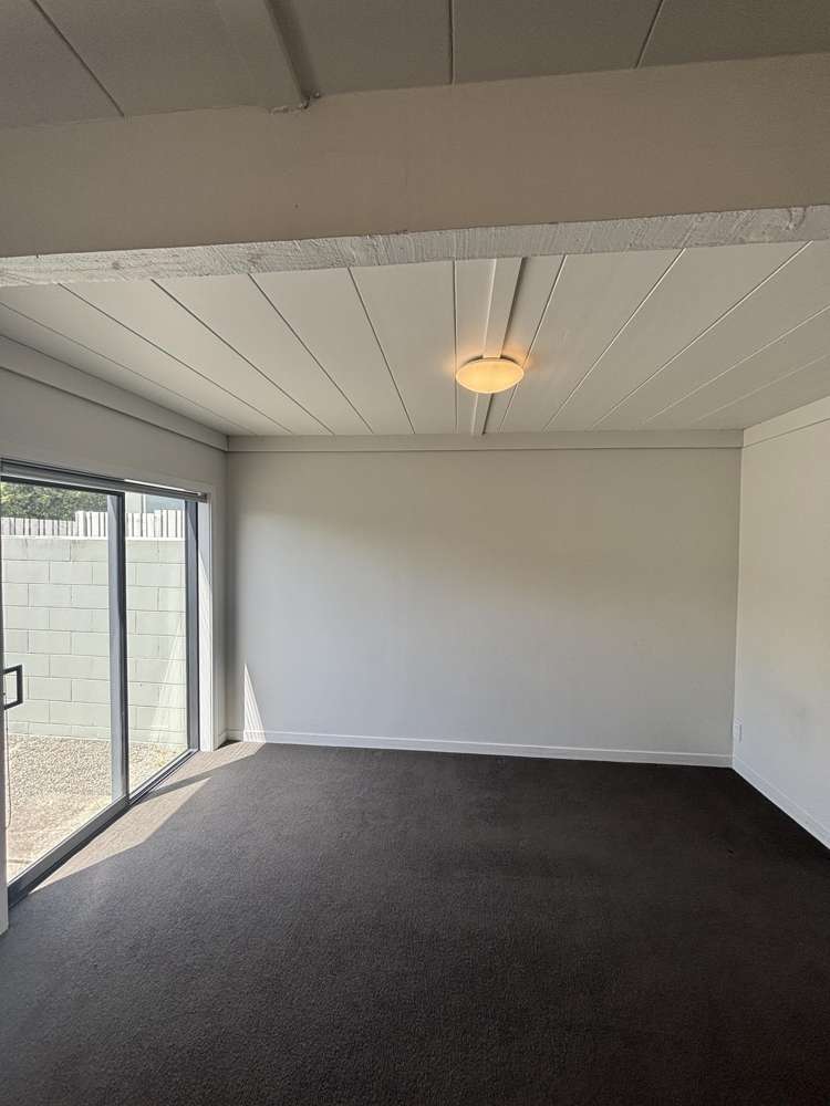 8/16 Cecil Place Waltham_4