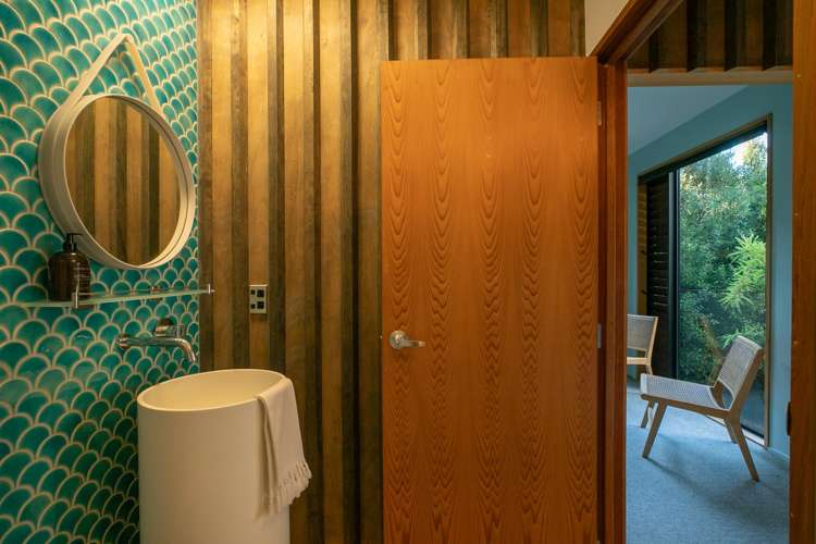 27 Queens Drive Oneroa_24