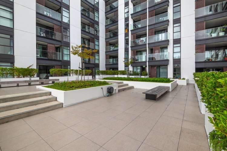 112/9 Madeira Lane Grafton_11