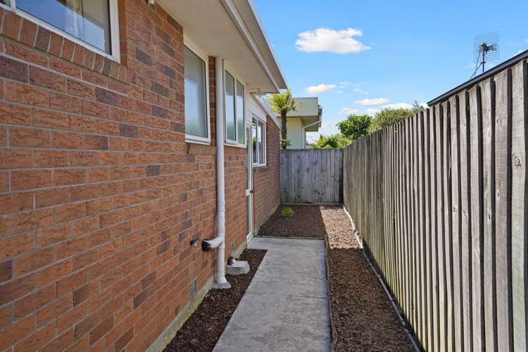 2/35 Avonhead Road Avonhead_16