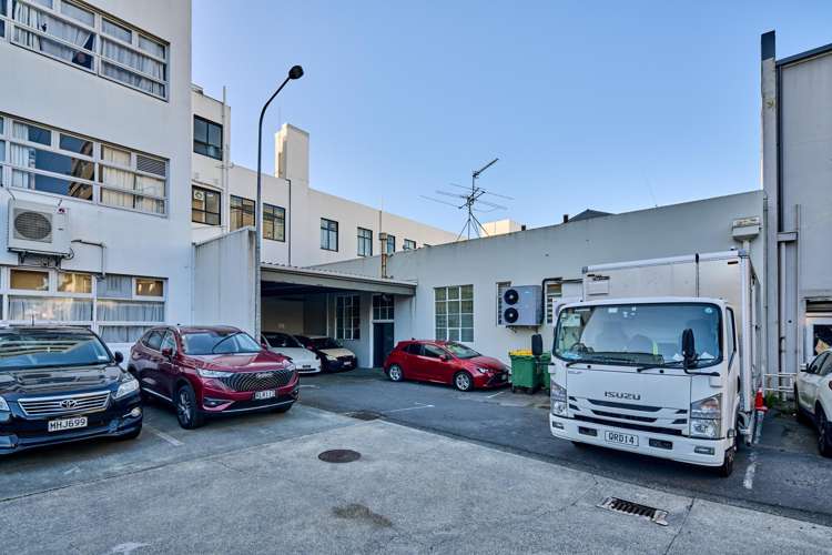 129-131 High Street Hutt Central_25