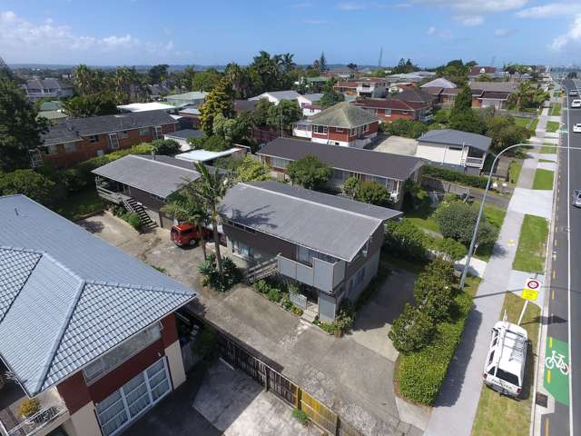 196 Edmonton Road Te Atatu South_2