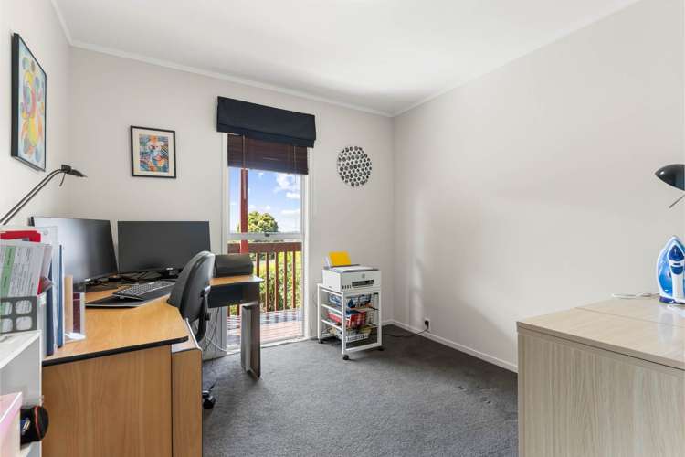 14 Longfellow Parade Glen Eden_22