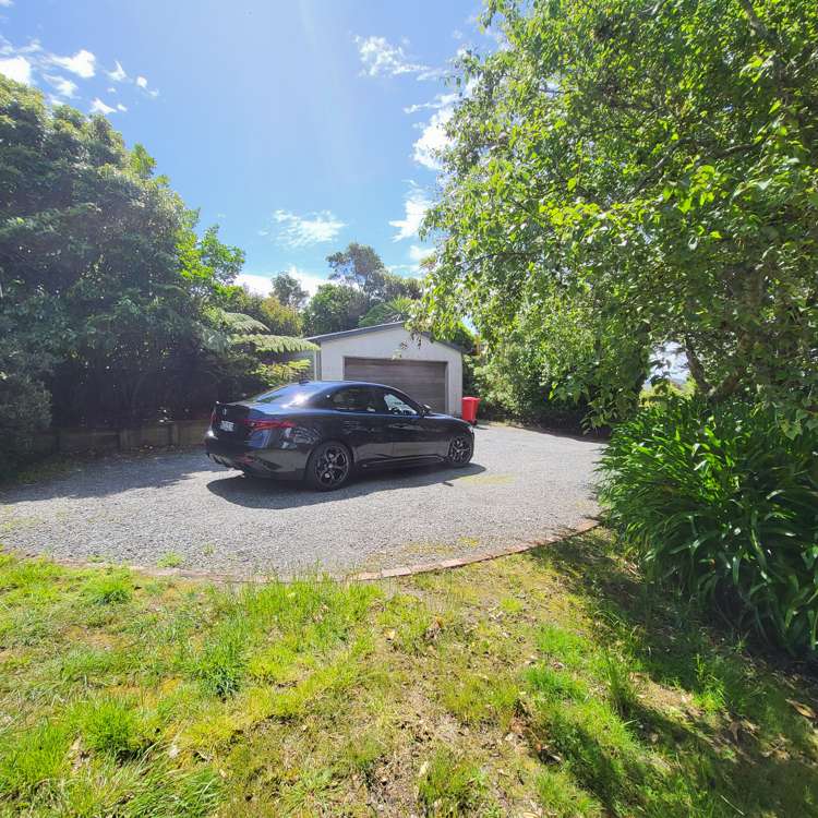 10 Hillview Crescent Paparangi_16