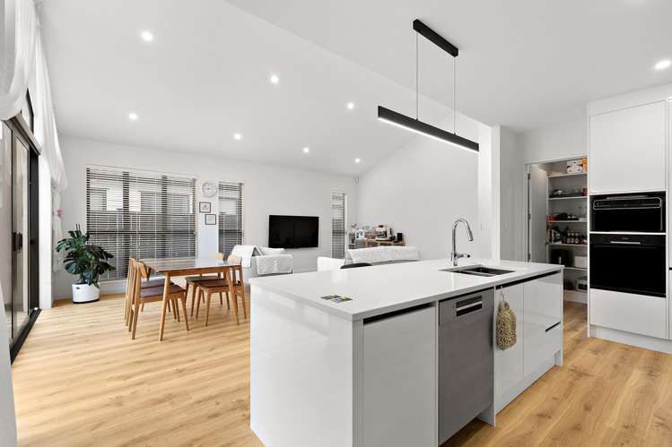 79 Waiwai Drive Wainui_7