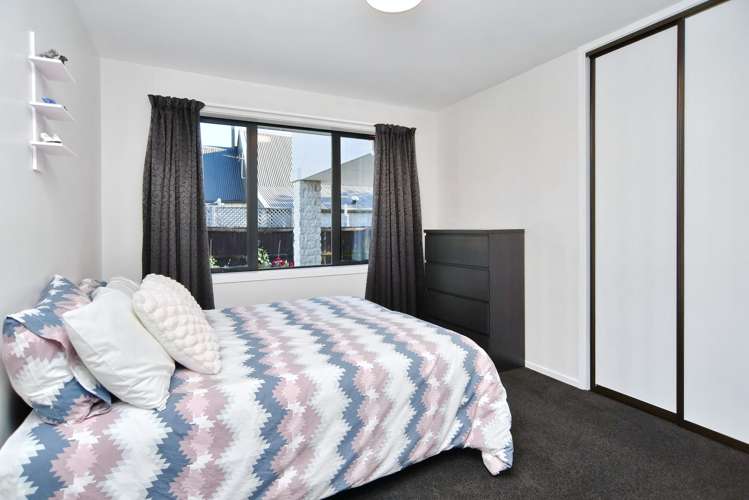 63 Trafford Street Harewood_11