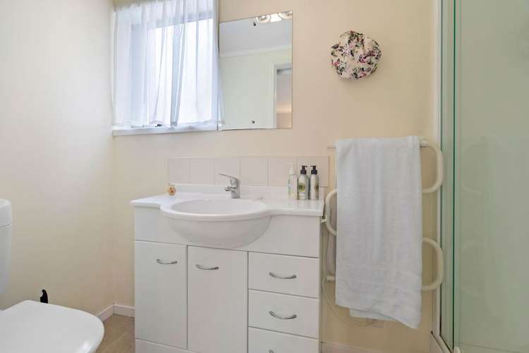 4/61 Cook Street Howick_23