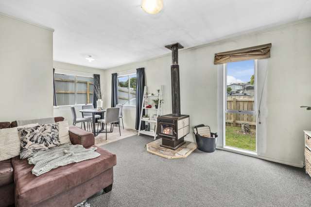 2/4 Cumberland Street Tauhara_3