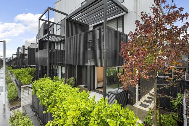 Corner Haven with Sunny Garden Living