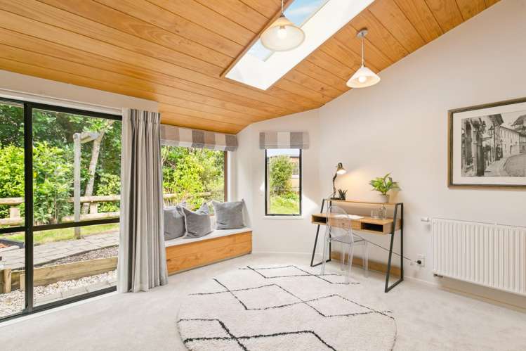 7 Nadia Grove Khandallah_13