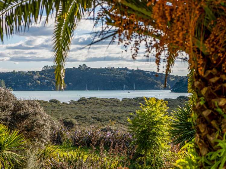 3 Lichen Grove Russell_19