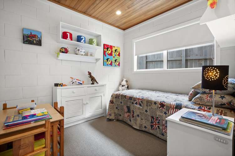 23 Whiteacres Drive Sunnyhills_16