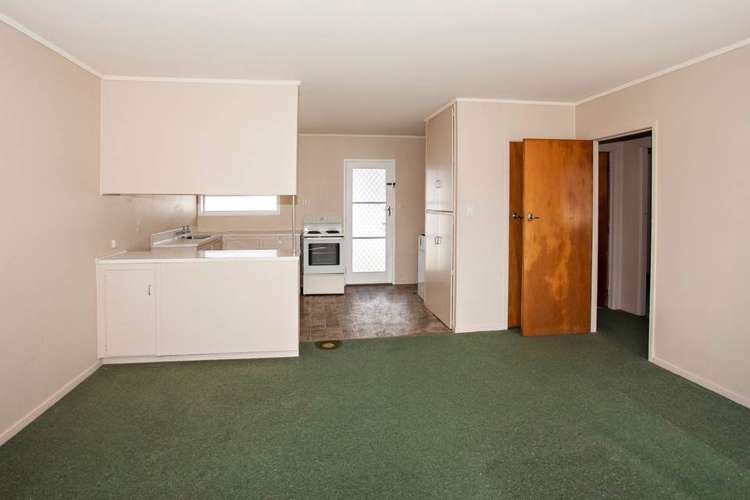 2/12a Nelson Street Papakura_6