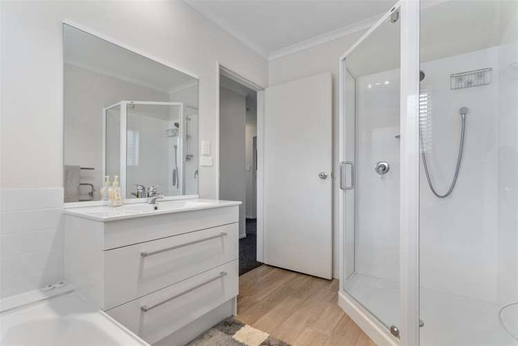 13 Reel Road Athenree_14