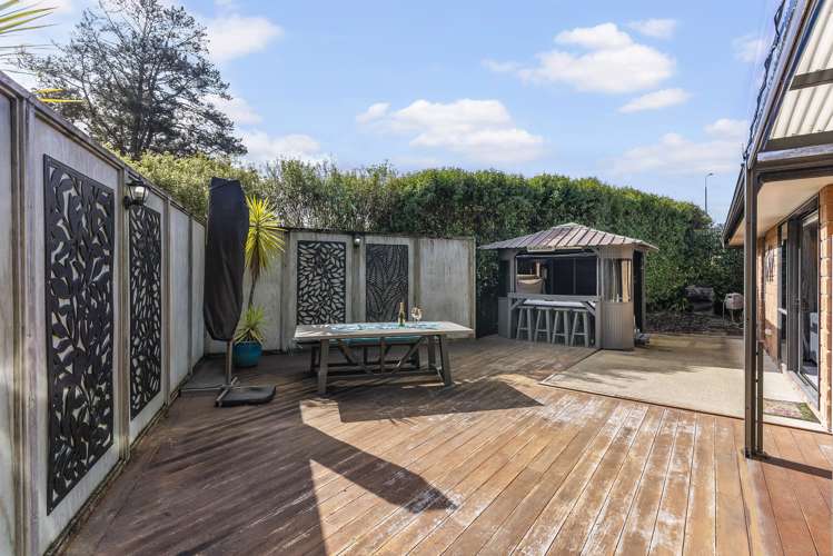 40 Shelter Drive Greenhithe_13