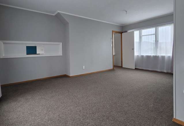 8B Devon Place Cannons Creek_3