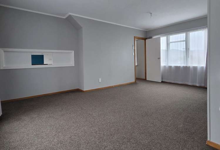 8B Devon Place Cannons Creek_2