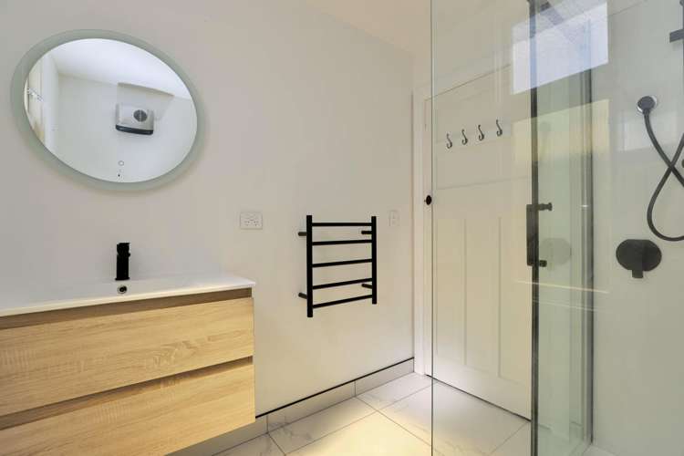 117 Creek Road Allenton_25