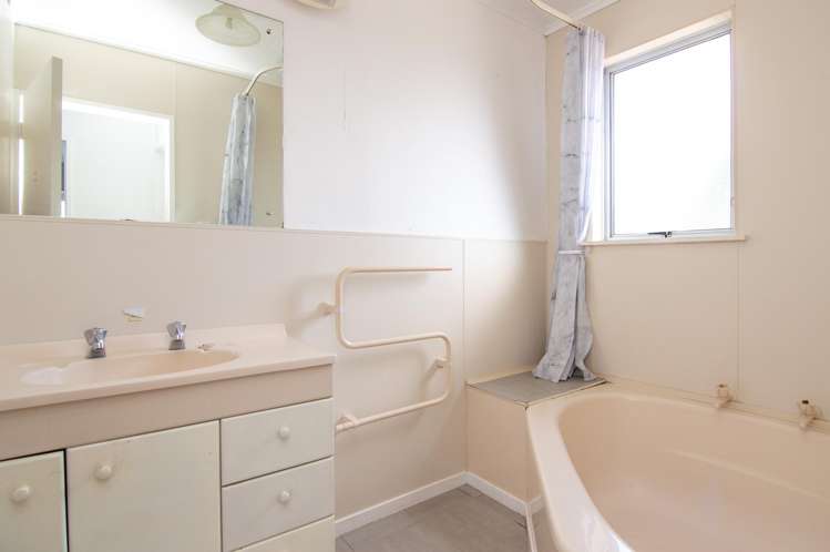 9 Pinedale Parade Milson_10