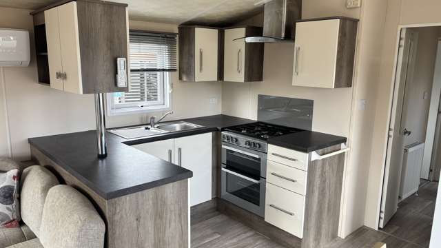 64/433 Dixons Road Loburn_3