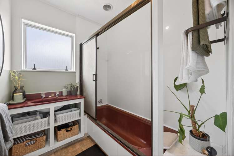 2/32A Helena Street Massey_23