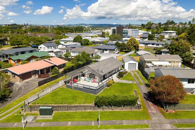 100 Windermere Drive Poike_2