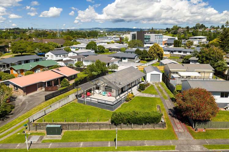 100 Windermere Drive Poike_2