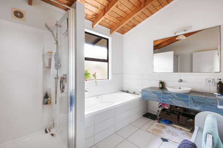 32e Ohuirehe Road Coastlands_21