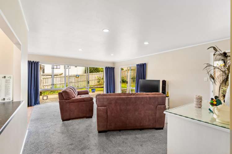 1/8 Atlantis Place Totara Vale_28