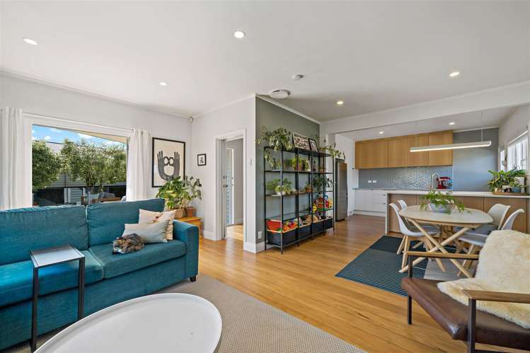 17a Clinton Avenue Te Atatu Peninsula_5