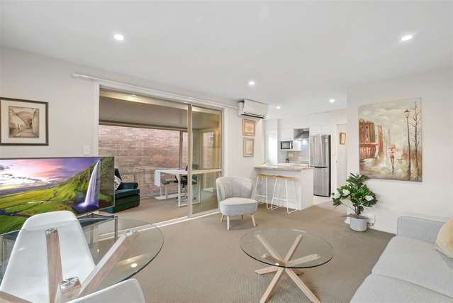 3/3 Staveley Street Avonhead_4