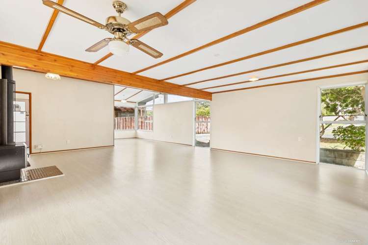 22 Finlow Drive Te Atatu South_9