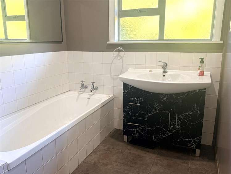 7 Redwood Place Karoro_15