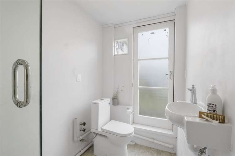 2/69 Simon Ellice Drive Bayview_13