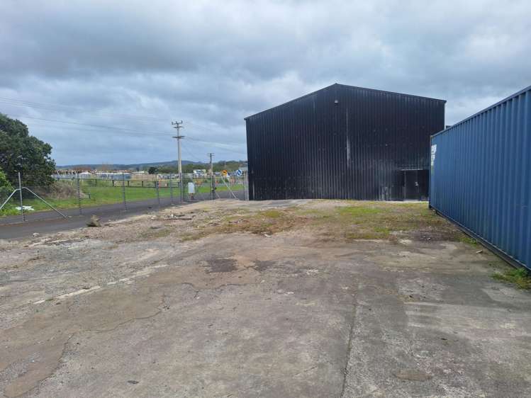 Unit A/2-30 Mill Road Helensville_6