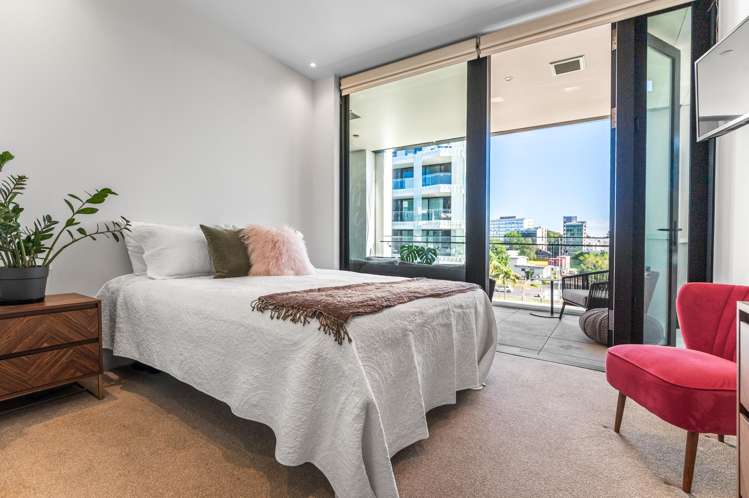 202/223D Green Lane West Epsom_11