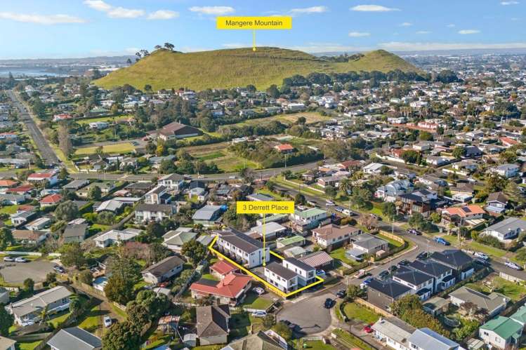 5/3 Derrett Place 1712_13